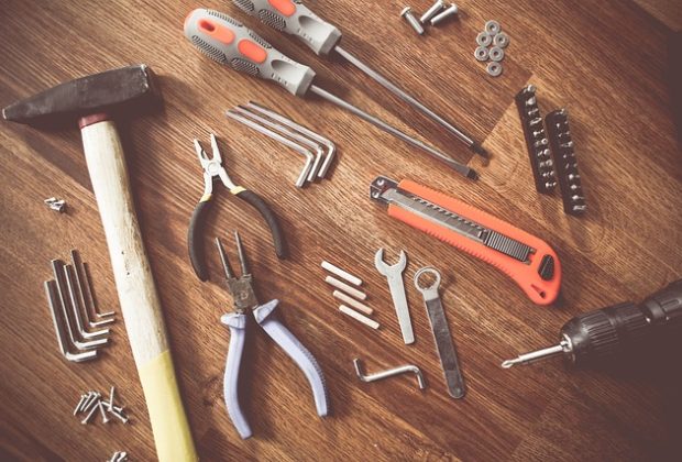 narzędzia niezbędne do przeprowadzenia prac remontowych